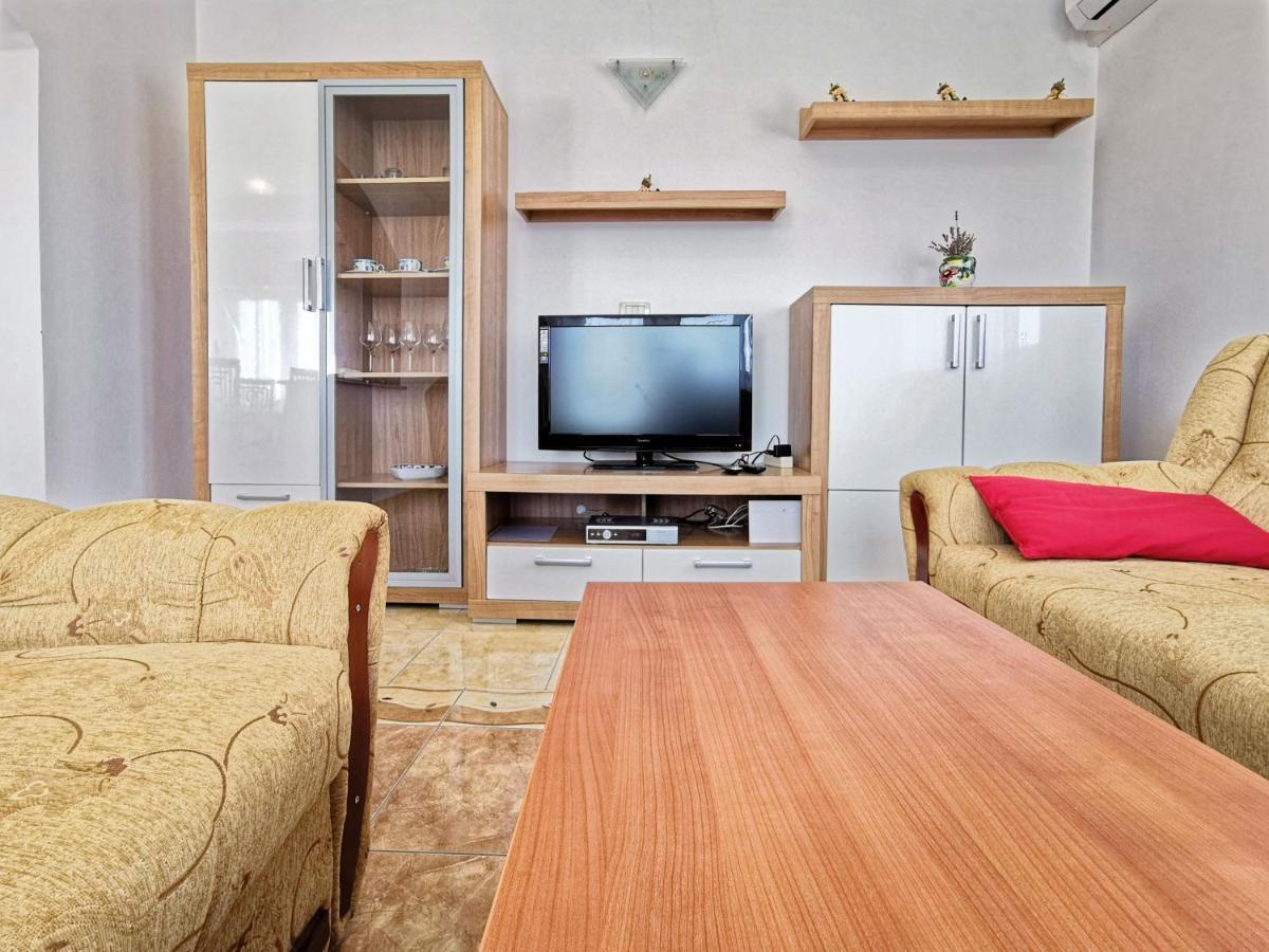 Apartments Kaja By Rent Istria Kaštel Exterior foto